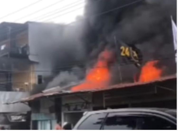 Kebakaran Medan Amplas: Enam Rumah Ludes Terbakar, Penyebab dan Kronologi KebakaranÂ 