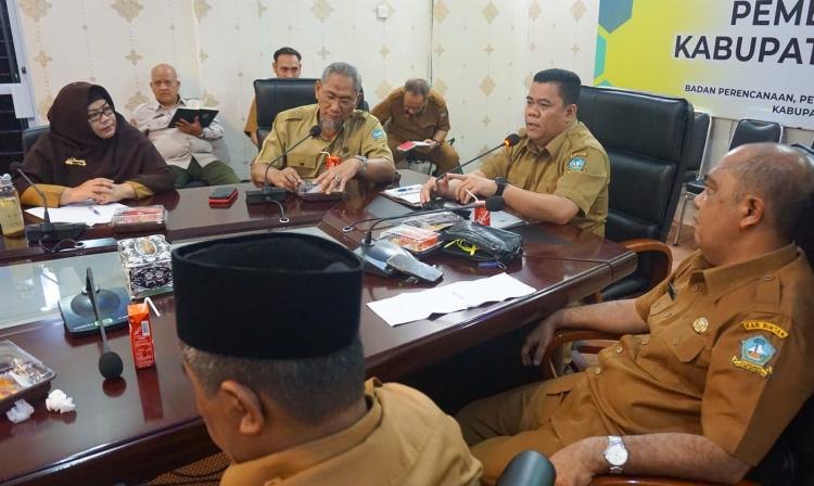 Pemkab Bintan Siap Bantu Kepengurusan Dokumen Korban Kebakaran di Tambelan dan Sediakan Bantuan Medis