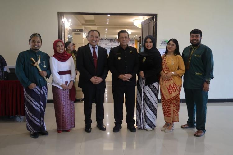 Proyeksi Penduduk Kepulauan Riau (Kepri) 2035: Bertambah 420 Ribu Orang! - BPS