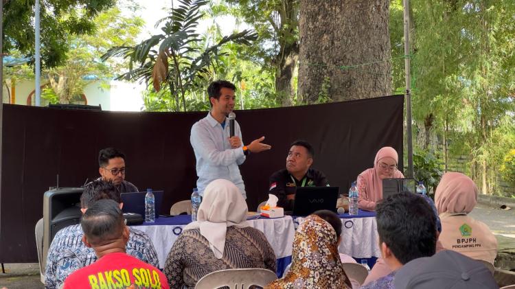Psikolog Dr Irfan Aulia Edukasi Penggiat UMKM Bakso di Batam Pahami Psikologis Pelanggan