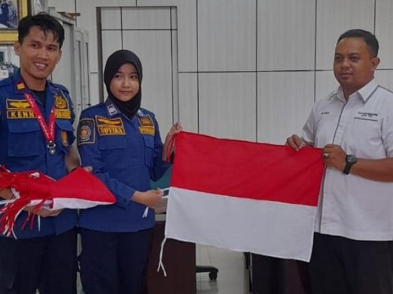 Perayaan Hari Kemerdekaan: Bendera Merah Putih Dibagikan ke FKPD, Camat, dan Lurah di Tanjungpinang