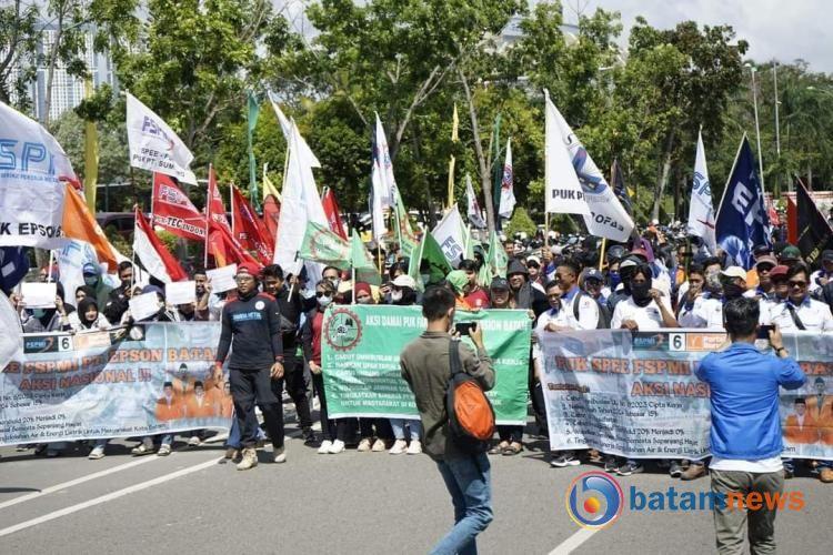 Buruh di Batam Kembali Unjuk Rasa Tuntut Penolakan UU Cipta Kerja hingga UU Kesehatan
