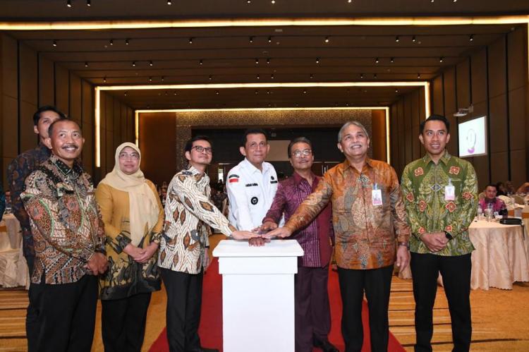 Pemprov Kepri Jadi Provinsi Pertama Terapkan FMIS Terintegrasi CMS Bank Riau Kepri Syariah
