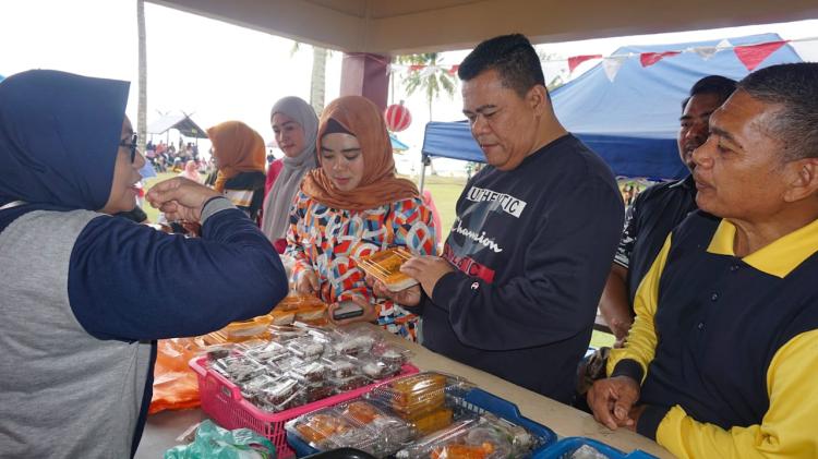 Resmi Dibuka! Festival Kuliner Desa Malang Rapat di Pantai Dugong TrikoraÂ 