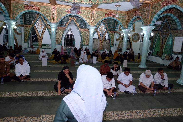 Sinergi Pemerintah dan Masyarakat: Wali Kota Tanjungpinang Gelar Safari Maghrib di Masjid Nur Al Weini