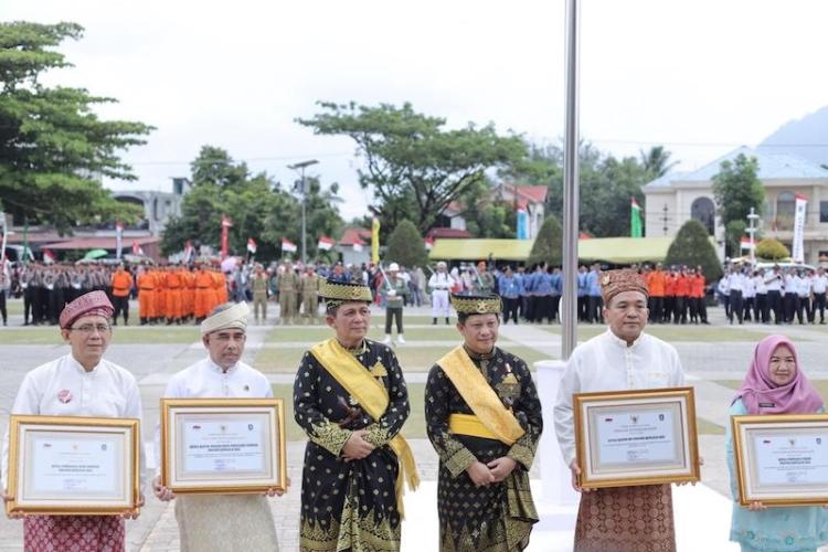 Kepala Perwakilan Bank Indonesia Provinsi Kepulauan Riau Raih Penghargaan Tokoh Pengendali Inflasi Provinsi Kepulauan Riau Tahun 2023