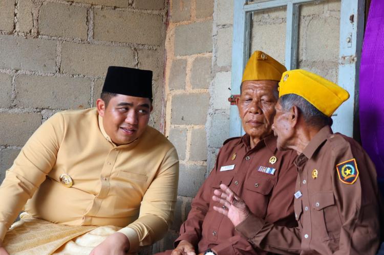 Peringatan HUT RI ke-78: Bupati Bintan dan FKPD Kunjungi Kediaman Veteran sebagai Bentuk Penghormatan