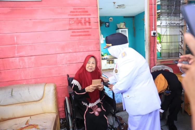 Usai Upacara Proklamasi, Pemko Tanjungpinang Sambangi Rumah Para Veteran di Kota Tanjungpinang