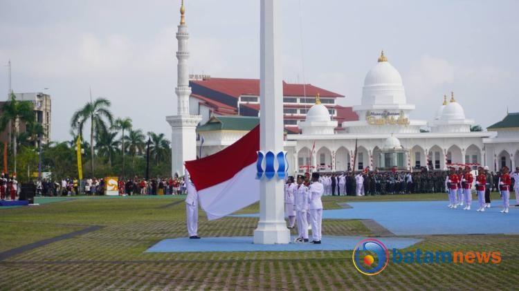 Wakil Gubernur Kepri Marlin Agustina Pimpin Upacara HUT Ke-78 RI di Dataran Engku Putri Batam