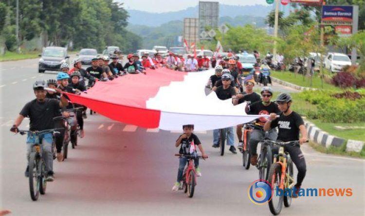 Semarak Kemerdekaan: 78 Pesepeda Batam Menyambut 17 Agustus dengan Kirab Bendera
