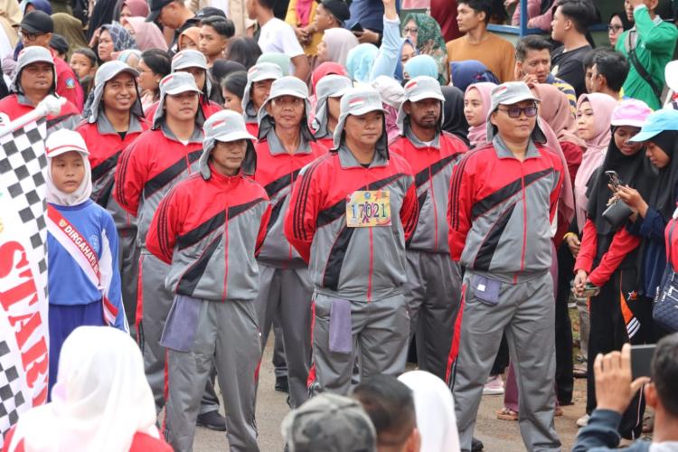 Semarakkan HUT RI ke-78: Pemerintah Kabupaten Bintan Gelar Gerak Jalan Tri Lomba Juang