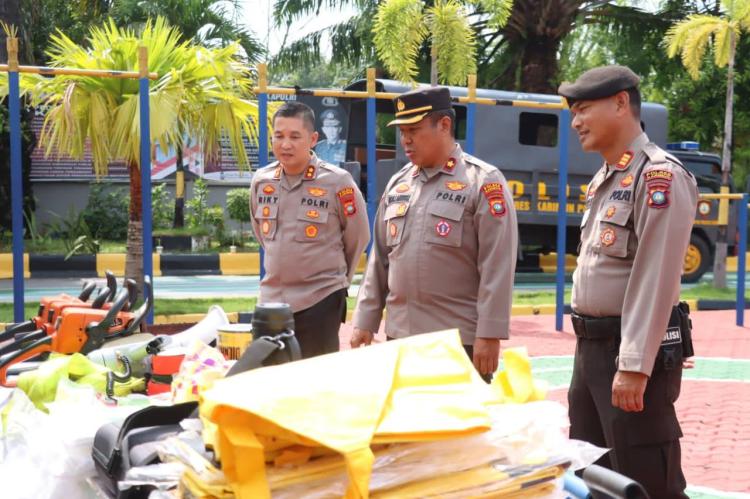 Kapolres Karimun Cek Peralatan SAR dan Kesiapan Anggota Hadapi Cuaca Ekstrem