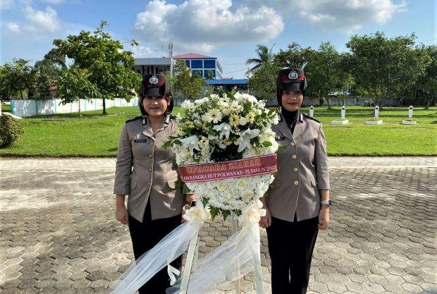Jelang Hari Jadi ke-75 Polwan: Polwan Polda Kepri dan Polresta Barelang Ziarah ke Taman Makam Pahlawan