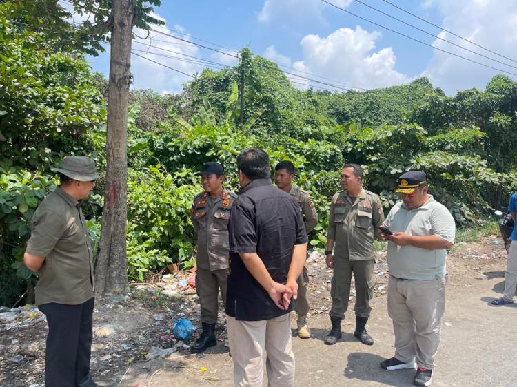 DLHK Pekanbaru Bersihkan TPS Ilegal dengan Penimbunan dan Penanaman Pohon