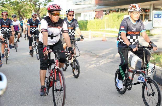 Jefridin Hamid Ikut Bersepeda dalam 