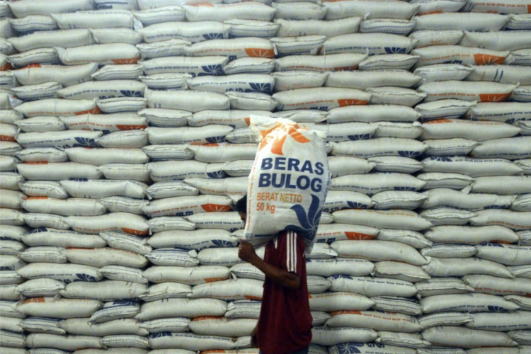 Stabilitas Pasokan Beras di Pasar Bintan Centre: Bulog Pantau Kenaikan Harga