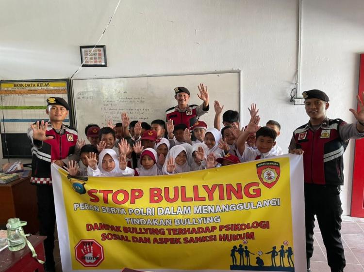 Cegah Bullying di Sekolah, Polres Natuna Sosialisasikan Bahaya dan Cara Mengatasi ke Pelajar SD
