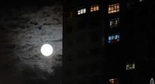 Langit Singapura Diwarnai Keindahan Supermoon Sturgeon  