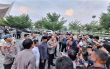 Kapolda Sumbar Membantah Viral Brimob Pakai Sepatu Masuk Masjid Raya: Ini Penjelasannya