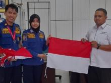 Perayaan Hari Kemerdekaan: Bendera Merah Putih Dibagikan ke FKPD, Camat, dan Lurah di Tanjungpinang
