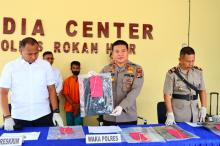 Pria di Rohil Riau Tendang dan Tusuk Istri Berkali-kali, Mayat Ditemukan Membusuk