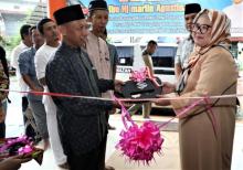 Serahkan Mobil Ambulance dan Jenazah, Merlin Ajak Masyarakat Jadikan Batam Kota Baru
