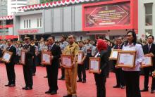 Upacara HDKD Ke-78: Gubernur Kepri Ansar Ahmad Terima Penghargaan Kemenkumham RI atas Kontribusi Hibah Kapal Patroli