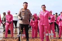 Polri Tanam Ribuan Bibit Mangrove di Tanjungpinang: Upaya Lestarikan Alam dan Ekosistem Pesisir