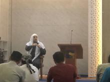 Adik Kandung Syekh Ali Jaber Lanjutkan Dakwah, Ajak Cintai Al-Quran di Masjid Habibie BP Batam