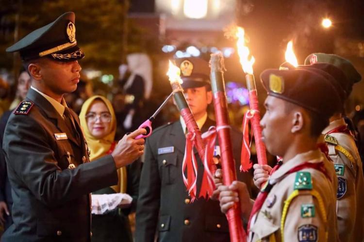 Pawai Obor Meriahkan Malam Perayaan 17 Agustus di Karimun