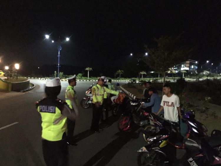 Razia Malam Minggu Sat Lantas Polresta Tanjungpinang: Upaya Peningkatan Keamanan Lalu Lintas