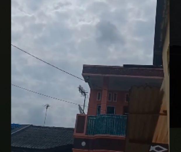 Misteri Suara Gemuruh di Langit Batam: Warga Heboh, Apa Sebabnya?