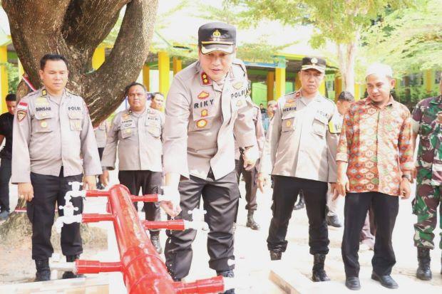Polres Karimun Bantu Pesantren Ar Raudhah dengan Sumur Bor dan Pompa Air