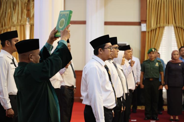 Tingkatkan Perlindungan Konsumen: Gubernur Kepulauan Riau Lantik Anggota BPSK Tanjungpinang 2023-2028