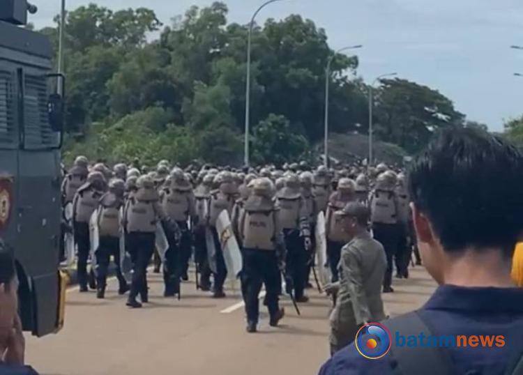 Ratusan Aparat Gabungan Diturunkan Amankan Proses Pengukuran Lahan di Rempang Galang Batam