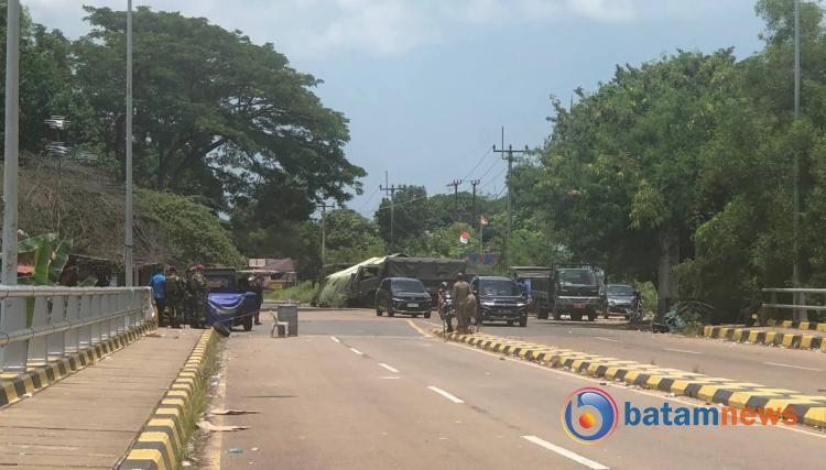 Aparat Berjaga-jaga di Jembatan 4 Barelang, Lalu Lintas Terpantau Lancar
