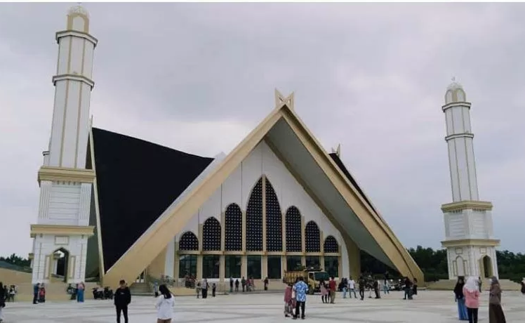 4 Objek Wisata Populer di Kuala Tungkal Jambi, dari Keajaiban Pantai hingga Masjid Syaikh Utsman