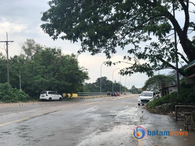 Pengendara Bebas Berfoto-foto di Jembatan 4 Barelang Pasca Bentrok Aparat dan Warga Rempang