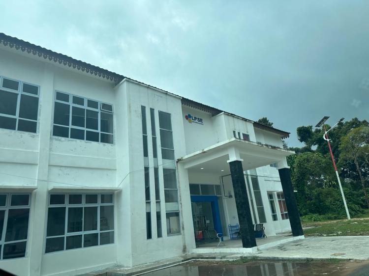 UKPBJ Lingga Respons Tegas Terhadap Tudingan KKN dalam Sistem Pelelangan Tender Proyek
