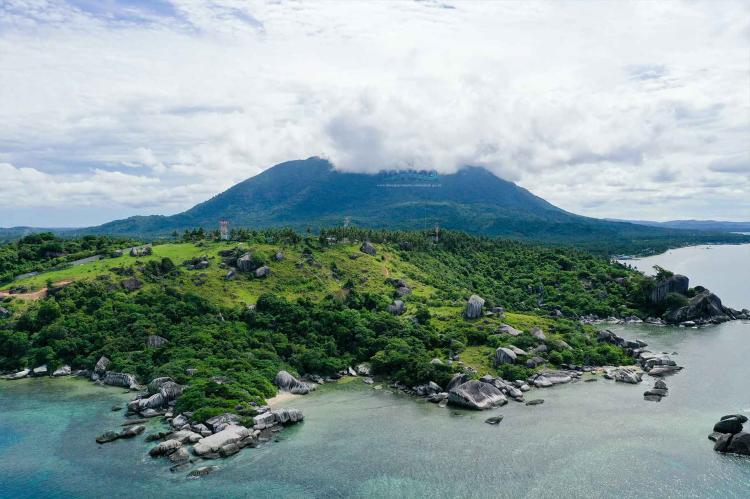 Keindahan Alam Tanjung Senubing, Pesona Natuna yang Tersembunyi