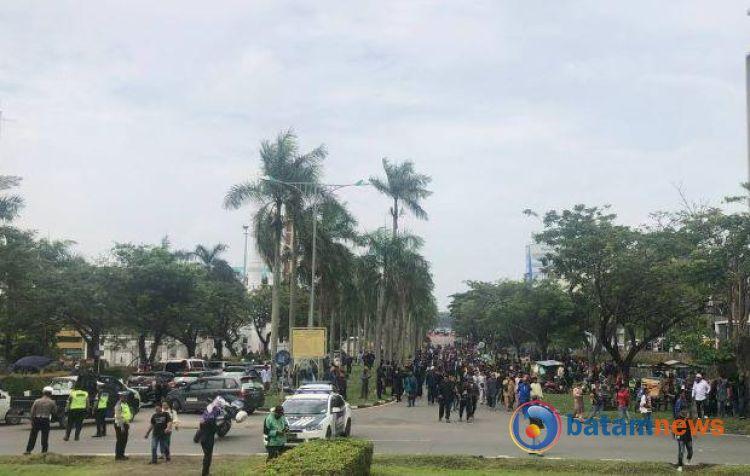 Ribuan Warga Melayu Padati BP Batam, Minta Relokasi Rempang Galang Dibatalkan
