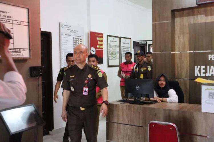 Korupsi APBD Lingga Merajalela, Kepala Bagian Umum dan PPTK Ditangkap sebagai Tersangka