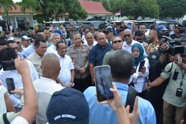 Menteri Bahlil soal Relokasi Warga Pulau Rempang: Sepakat Geser, Tetap di Pulau Rempang 