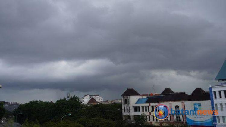 Peringatan BMKG: Hujan Ringan di Kota Batam, Waspada Potensi Banjir