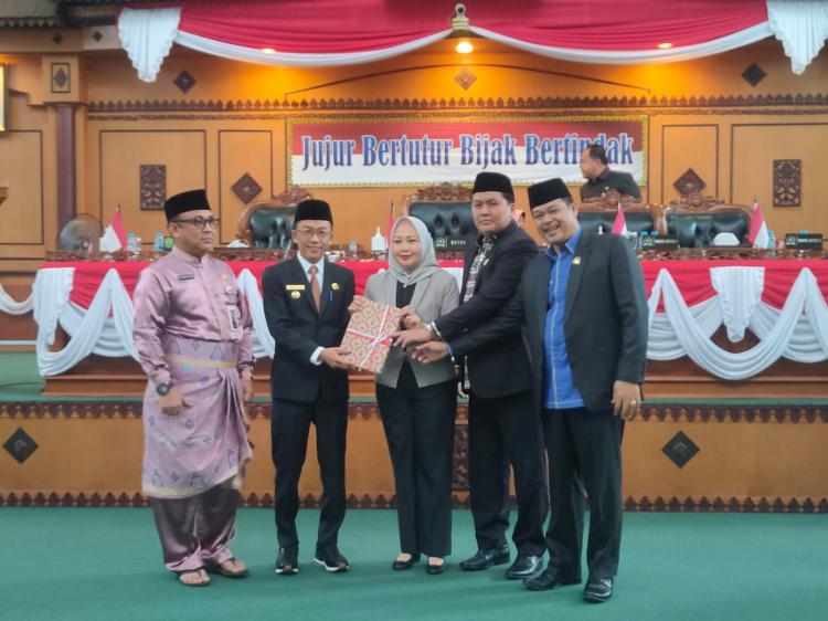Hasan Awali Tugas Sebagai Pj Wali Kota Tanjungpinang di Paripurna Ranperda Perubahan APBD 2023