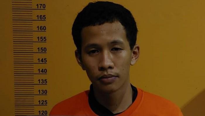 Tampang Pelaku Pembunuh Bayi diÂ Pekanbaru yang Merupakan Ayahnya Sendiri