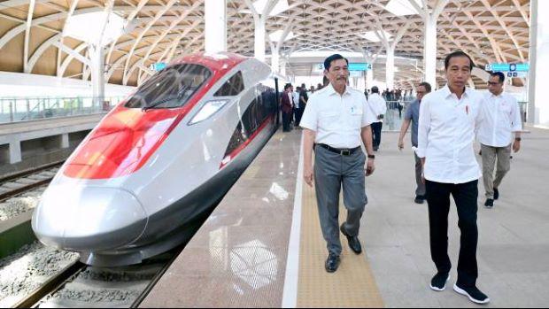 Pemerintah Umumkan Merek Resmi Kereta Cepat Jakarta-Bandung: Whoosh