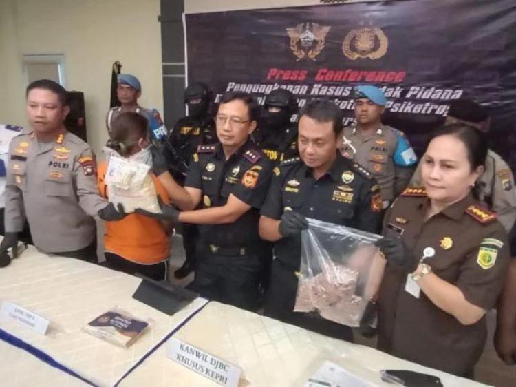 Bea Cukai Gagalkan Penyelundupan 10.027 Butir Pil Ekstasi dari Malaysia di Tanjungpinang