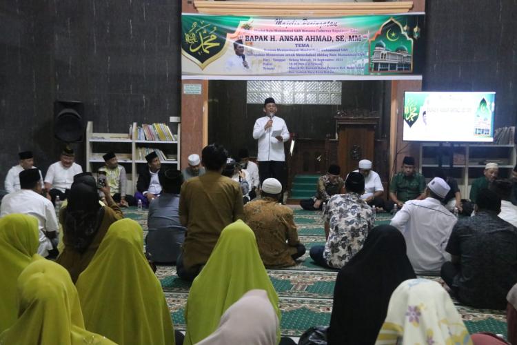 Peringatan Maulid Nabi Muhammad SAW: Gubernur Kepri Ansar Ahmad Berikan Bantuan