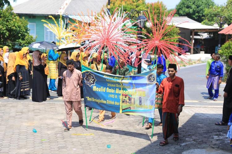 Meriahnya Pawai Maulid Nabi di Pulau Penyengat: Tradisi yang Mempererat Silaturahmi
